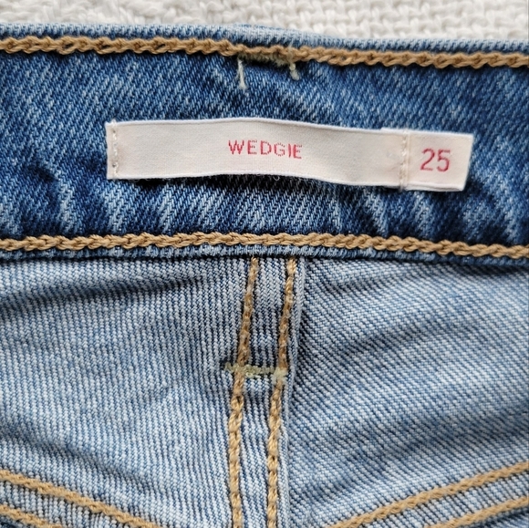 Levi's Wedgie High Waisted Button Fly Casual Denim Jean - Light-Medium Wash - Picture 7 of 11